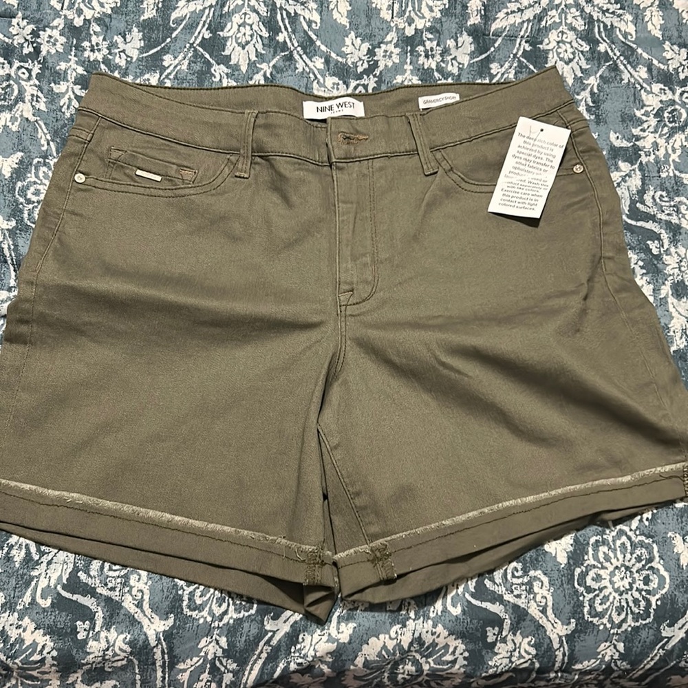 Short Green